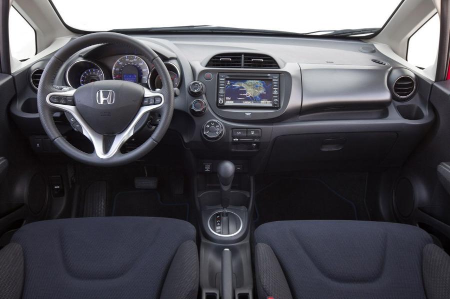  Honda Fit Sport 2012 года  (фото 32 из 42)